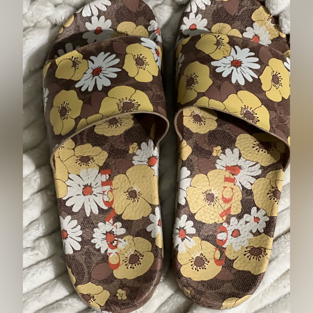 Coach Udele flower slides